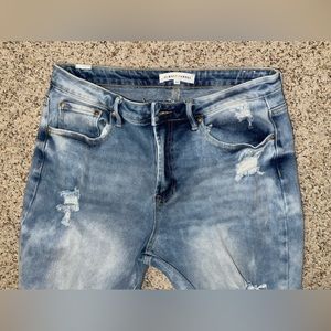 ‼️‼️ S O L D ‼️‼️ EUC - Womens Distressed Jeans